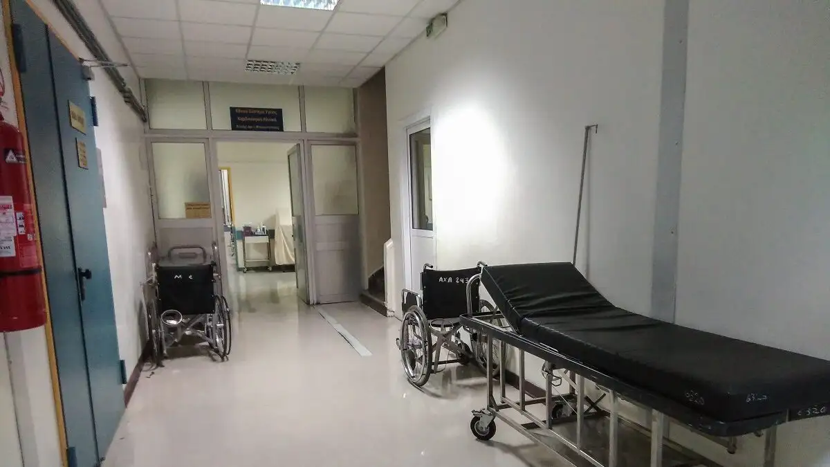 Στις 3:30 ώρες ο μέσος χρόνος εξυπηρέτησης στα ΤΕΠ νοσοκομείων με βραχιολάκια, λέει ο Γεωργιάδης - Μείωση 65% του χρόνου αναμονής