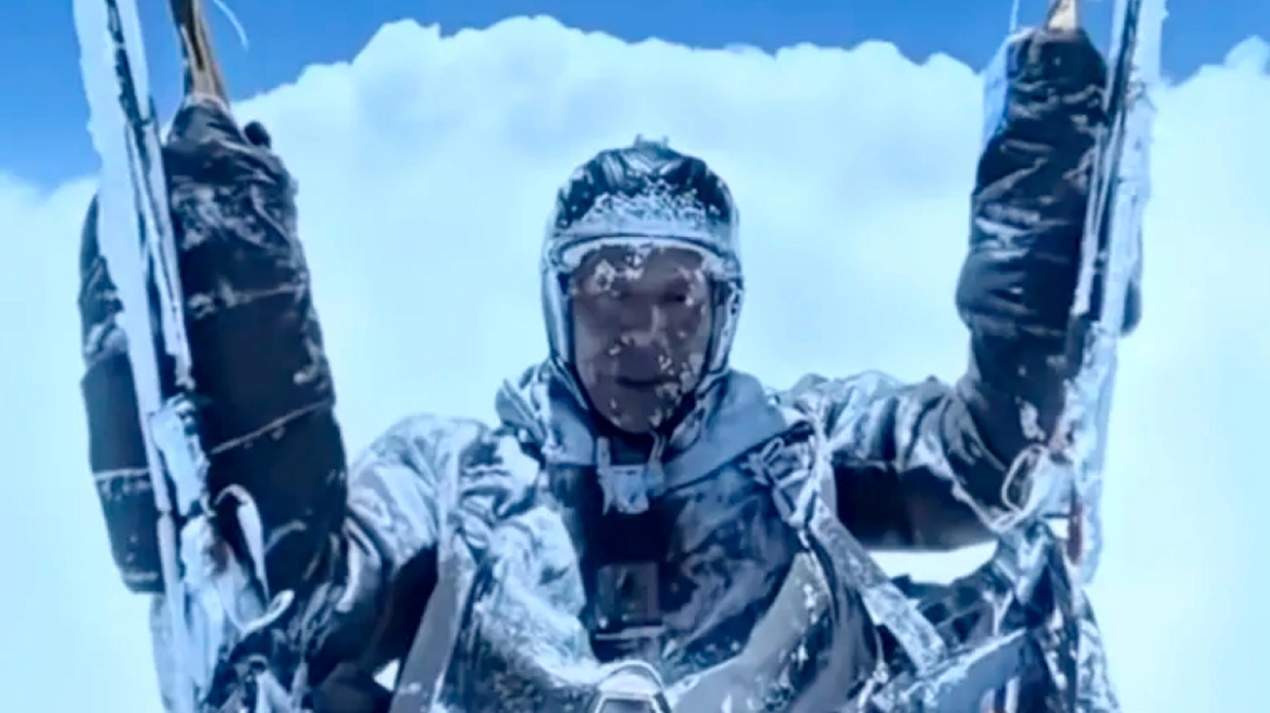 Απίστευτη περιπέτεια για αλεξιπτωτιστή πλαγιάς: Τον παρέσυραν οι άνεμοι και σχεδόν πάγωσε σε υψόμετρο 8.000 μέτρων - Δείτε βίντεο