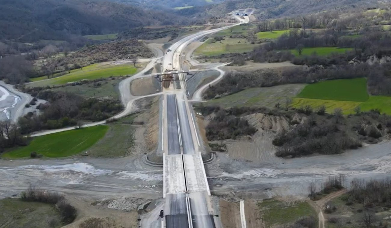 Προχωράει με γοργούς ρυθμούς το βόρειο τμήμα του Αυτοκινητόδρομου Ε65 - Δείτε βίντεο με την πρόοδο των εργασιών