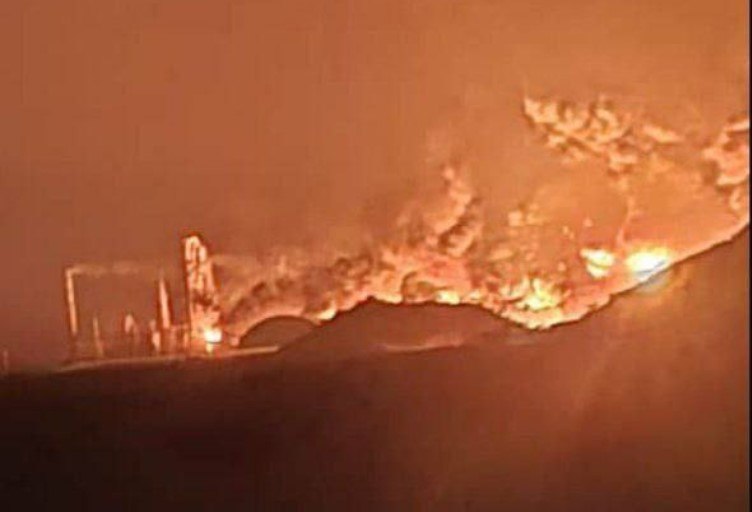 Ισραήλ: Ξεκίνησαν τα αντίποινα κατά των Χούθι – Σφοδρά πλήγματα στο λιμάνι της Χοντέιντα