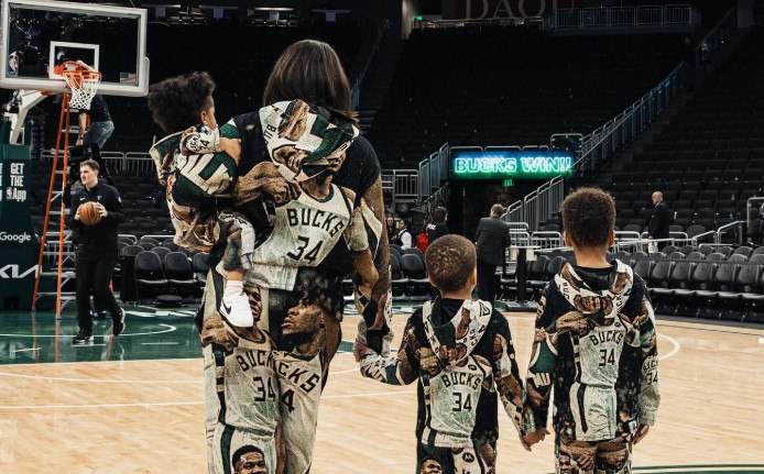 Γιάννης Αντετοκούνμπο: Έγινε μπαμπάς για 4η φορά - Το μήνυμα στήριξης από τη σύζυγό του μετά τον αποκλεισμό των Μπακς