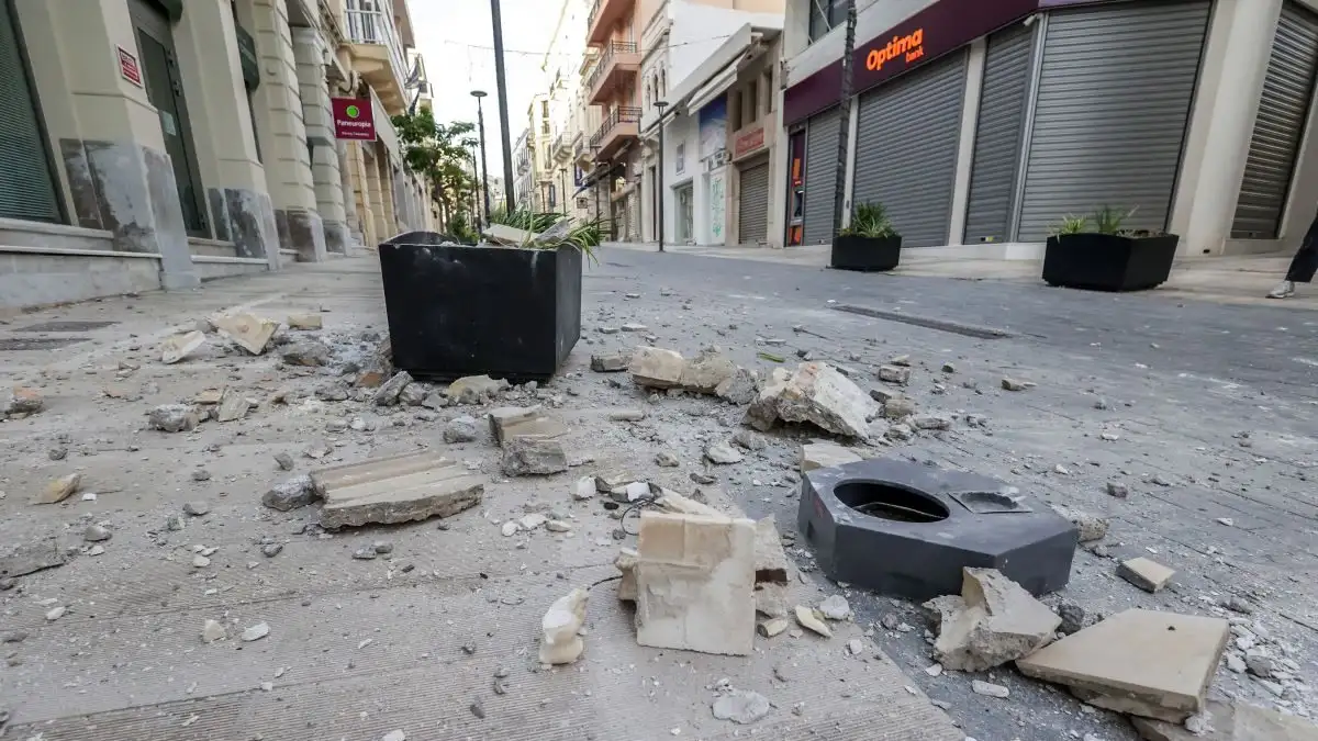Σεισμός στην Κρήτη: Μικρές ζημιές και κατολισθήσεις – Η στιγμή που ο Εγκέλαδος «χτυπά» το νησί