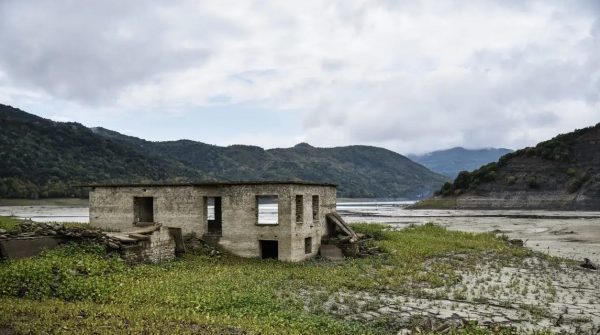 Οριοθέτηση Οικισμών: «Γαλάζιες» πιέσεις στην κυβέρνηση να επανεξετάσει τον σχεδιασμό για τις συγκεκριμένες περιοχές