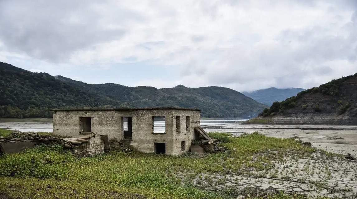 Οριοθέτηση Οικισμών: «Γαλάζιες» πιέσεις στην κυβέρνηση να επανεξετάσει τον σχεδιασμό για τις συγκεκριμένες περιοχές