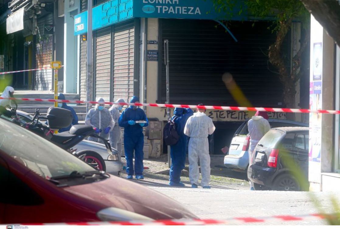 Ένα κιλό εκρηκτικά και πυροκροτητές στο διαμέρισμα που έμενε η 39χρονη που σκοτώθηκε στην έκρηξη στη Θεσσαλονίκη