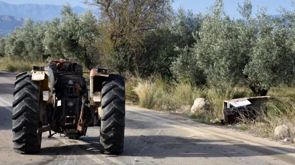 Τραγωδία στη Νεμέα: Νεκρός 57χρονος αγρότης - Χτύπησε σε κλαδί και έπεσε από το τρακτέρ του