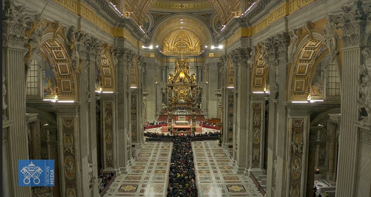 Βατικανό: O πρώτος καπνός από την Καπέλα Σιξτίνα στις 8 το απόγευμα της Τετάρτης