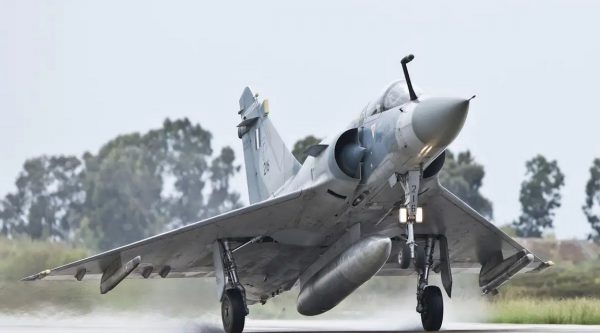 Η Πολεμική Αεροπορία θέλει να πουλήσει 24 μαχητικά αεροσκάφη Mirage 2000-5 για να αποκτήσει νέα Rafale