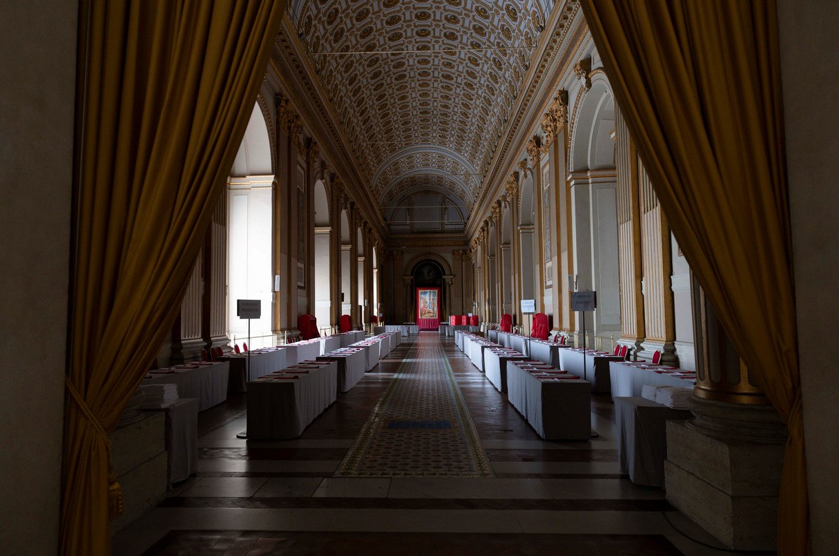 Κονκλάβιο: Ξεκίνησε το τελετουργικό αιώνων στο Βατικανό – Η ώρα των καρδιναλίων για την εκλογή του νέου Πάπα