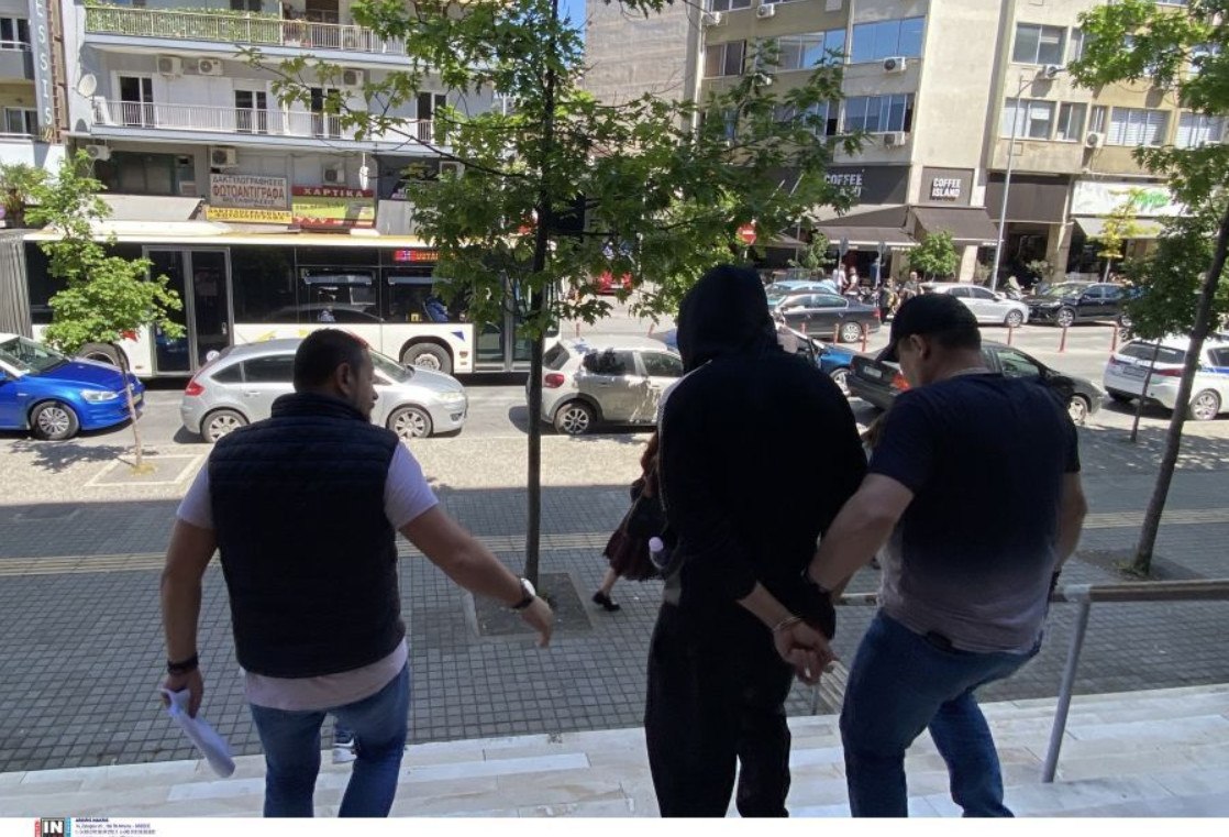 Θεσσαλονίκη: «Μου έδωσαν λεφτά για να μεταφέρω τη βόμβα από την Αθήνα» υποστήριξε ο 36χρονος ενοικιαστής της «γιάφκας»