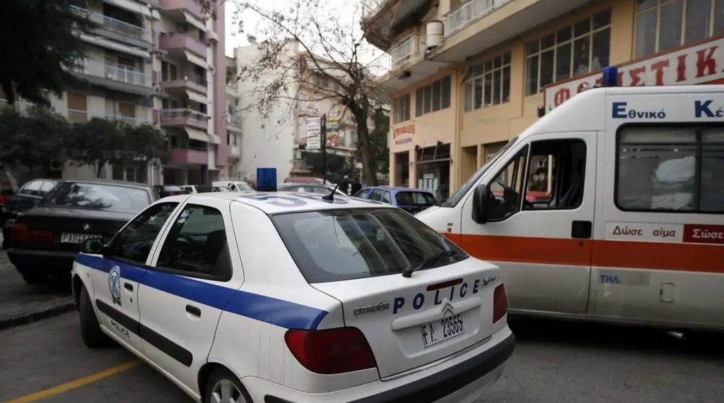 Γυναίκα έπεσε από όροφο και σκοτώθηκε