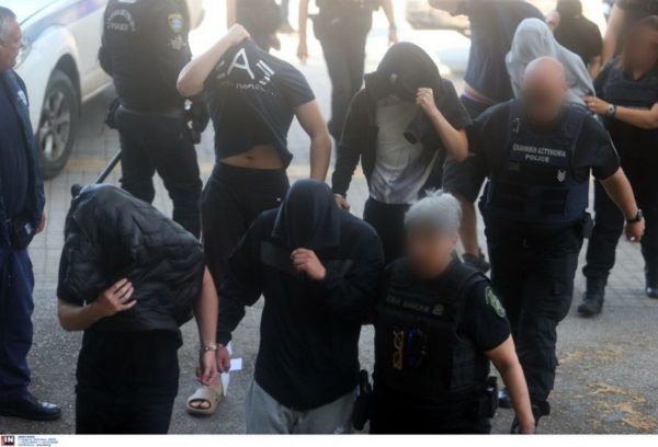 Θεσσαλονίκη: Στη φυλακή ο «εγκέφαλος» της ακροδεξιάς οργάνωσης – Ελεύθερος με όρους αφέθηκε ο «στρατολογητής»