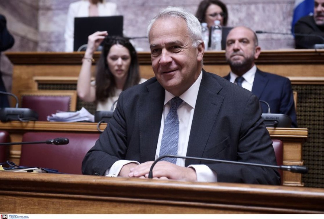 Βορίδης: Αποτελεσματικότερο σύστημα επιστροφών, αυστηρότερα περιοριστικά μέτρα - Κριτική από την αντιπολίτευση