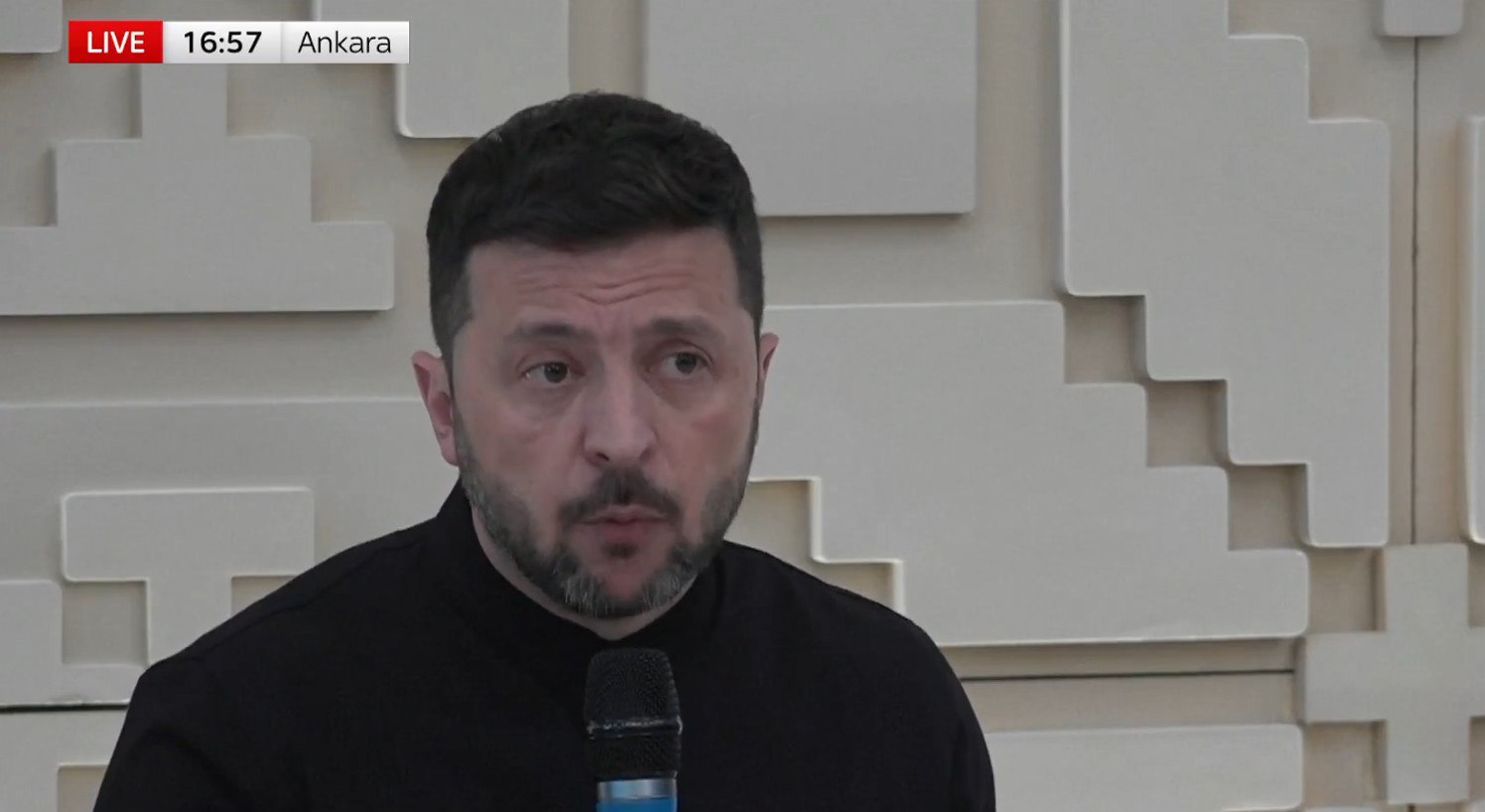 Ο Ζελένσκι δεν θα πάει στην Κωνσταντινούπολη για τις ειρηνευτικές συνομιλίες: «Δεν θα κυνηγάω τον Πούτιν»