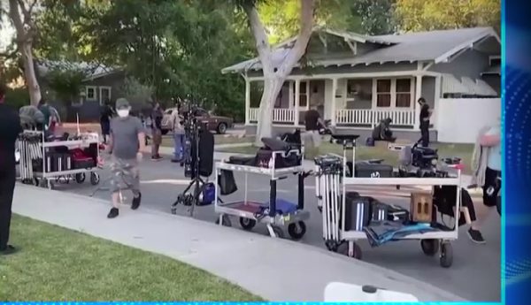 Τα γυρίσματα ταινίας δεν είχαν happy end – Συνέλαβαν ηθοποιό και σκηνοθέτη γιατί πυροβόλησαν με ψεύτικο όπλο