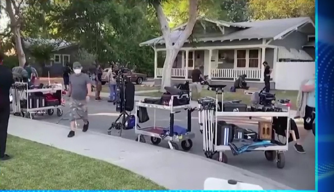 Τα γυρίσματα ταινίας δεν είχαν happy end – Συνέλαβαν ηθοποιό και σκηνοθέτη γιατί πυροβόλησαν με ψεύτικο όπλο