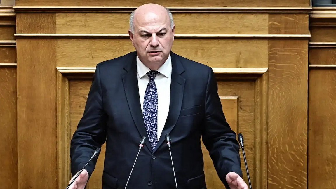 Ο Κώστας Τσιάρας καρατόμησε τον πρόεδρο του ΟΠΕΚΕΠΕ Νικόλαο Σαλάτα