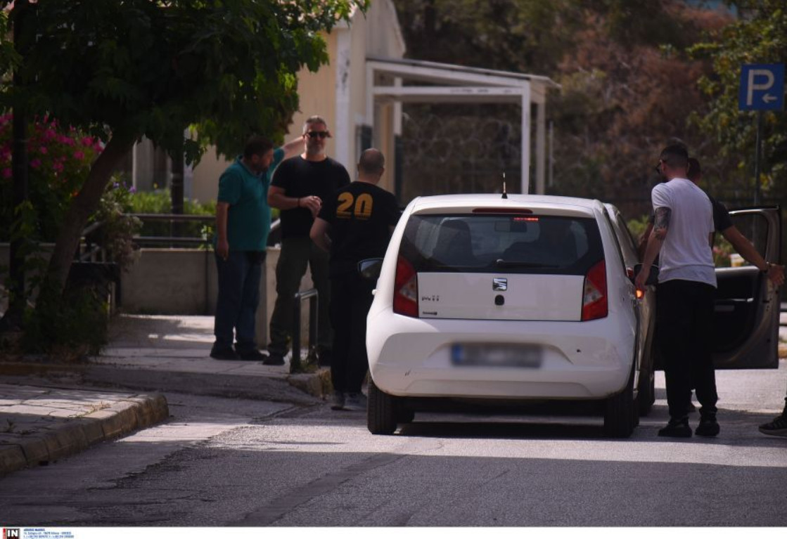 Δολοφονία στη Ραφήνα: «Το όπλο ήταν του θύματος και εκπυρσοκρότησε» ισχυρίζεται ο 46χρονος δράστης