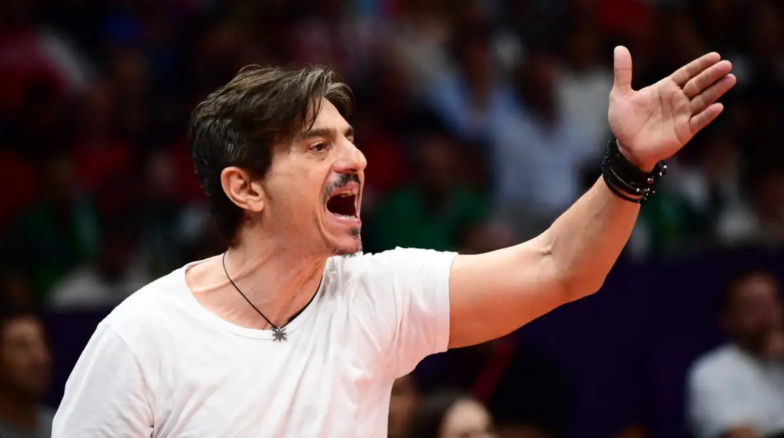 Ο Δημήτρης Γιαννακόπουλος τιμωρήθηκε με πέντε αγωνιστικές από την Euroleague – Πρόστιμα σε Παναθηναϊκό και Ολυμπιακό