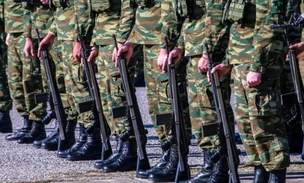 Δένδιας: Έθεσε σε διαθεσιμότητα υψηλόβαθμο αξιωματικό του Στρατού μετά από καταγγελίες για διαρκή παρενόχληση