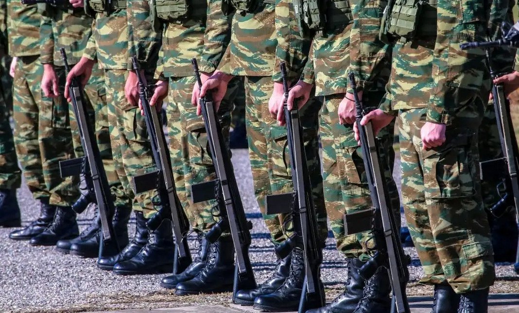 Δένδιας: Έθεσε σε διαθεσιμότητα υψηλόβαθμο αξιωματικό του Στρατού μετά από καταγγελίες για διαρκή παρενόχληση