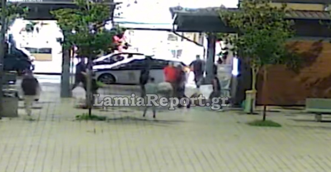 Λαμία: Έπεσε πάλι ξύλο στην πλατεία Πάρκου - Τον χτύπησε στο κεφάλι με σίδερο - ΒΙΝΤΕΟ