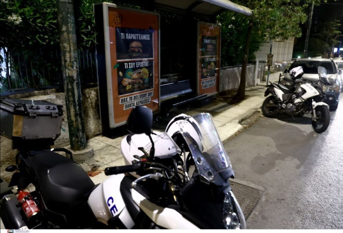 Χαλάνδρι: Διασωληνωμένος ο 49χρονος που έπεσε σε στάση και τραυμάτισε τρεις γυναίκες – Νοσηλεύεται φρουρούμενος