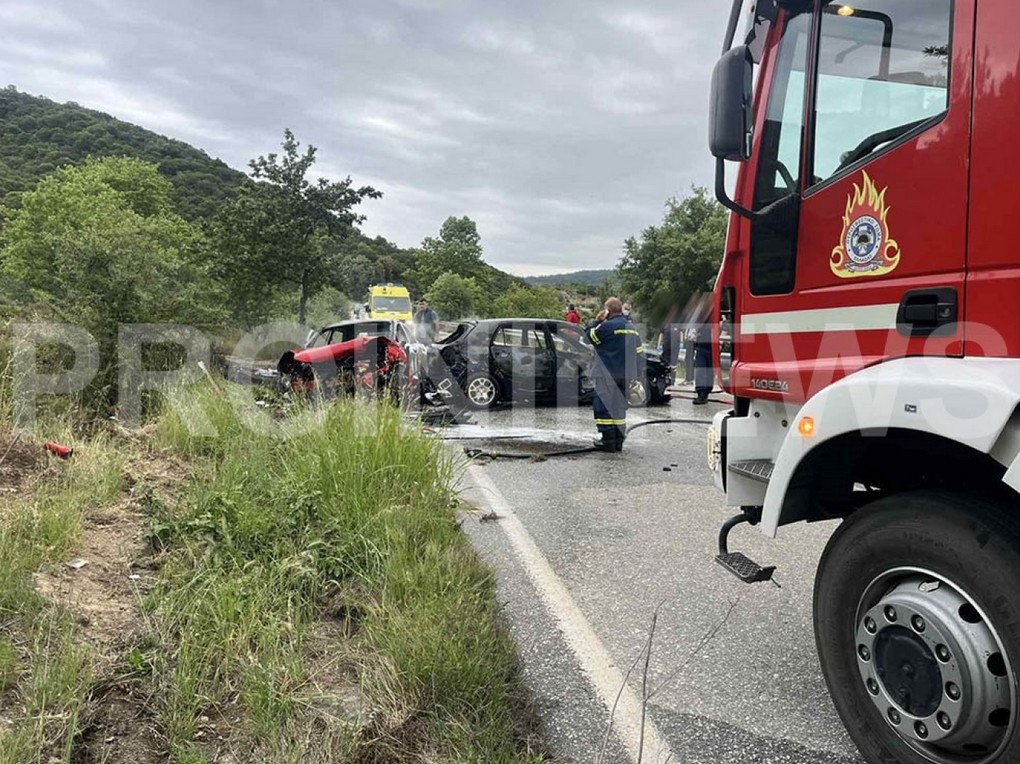 Σφοδρή σύγκρουση οχημάτων κοντά στον Άγιο Ανδρέα στην Καβάλα - Πληροφορίες για έναν νεκρό και δύο τραυματίες