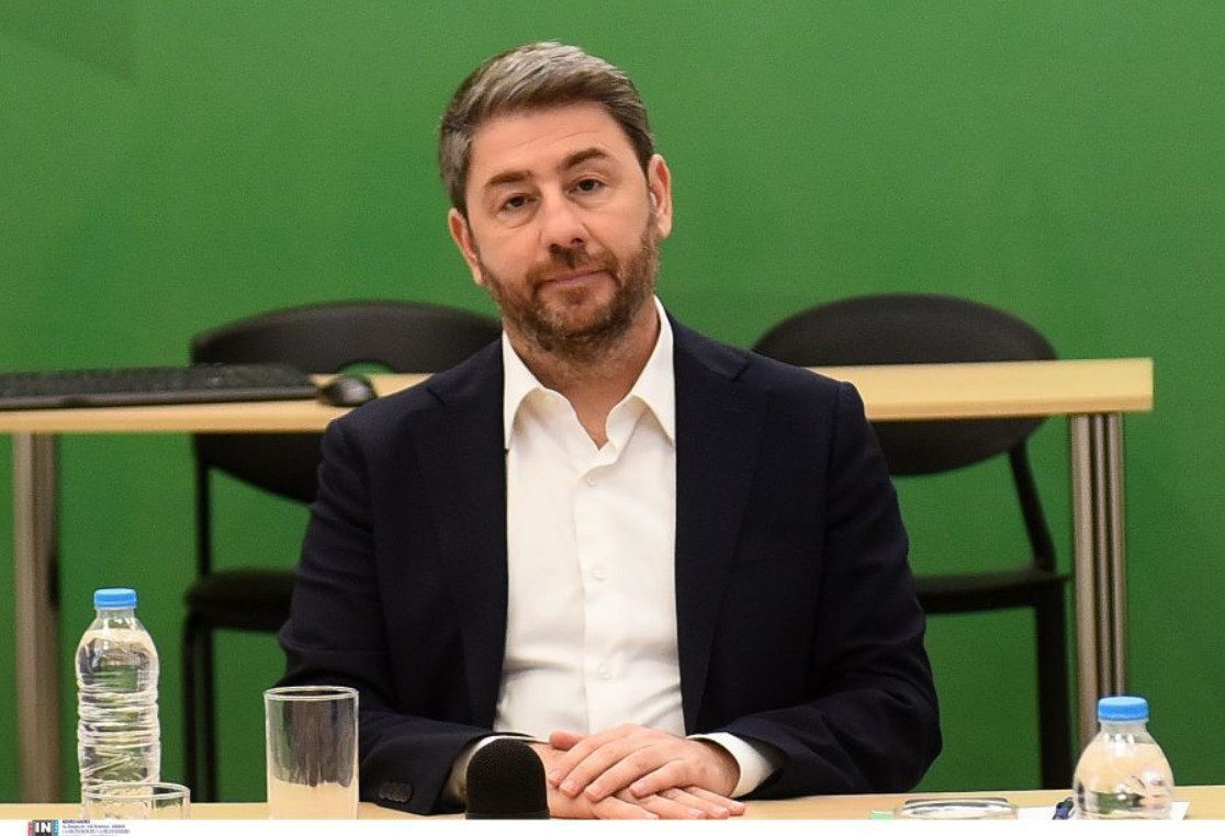 Στους πυρόπληκτους οικισμούς της Ιεράπετρας ο Νίκος Ανδρουλάκης