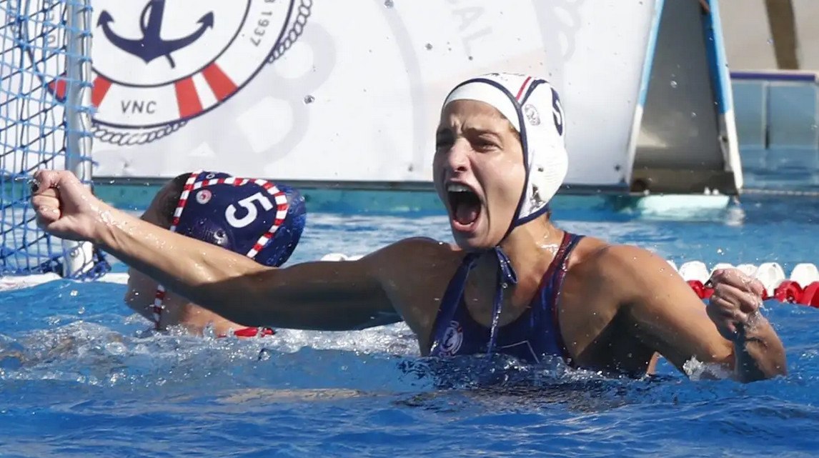 Βουλιαγμένη – Ολυμπιακός 12-11: Πρωταθλητής Ελλάδας ο ΝΟΒ στο πόλο γυναικών, μετά από συγκλονιστικό game 5 (Βίντεο)