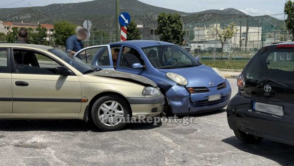 Λαμία: Σύγκρουση οχημάτων σε διασταύρωση