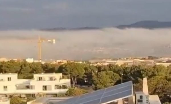 Ισπανία: Τοξικό νέφος πάνω από την Καταλονία – 160.000 κάτοικοι καλούνται να μείνουν στα σπίτια τους