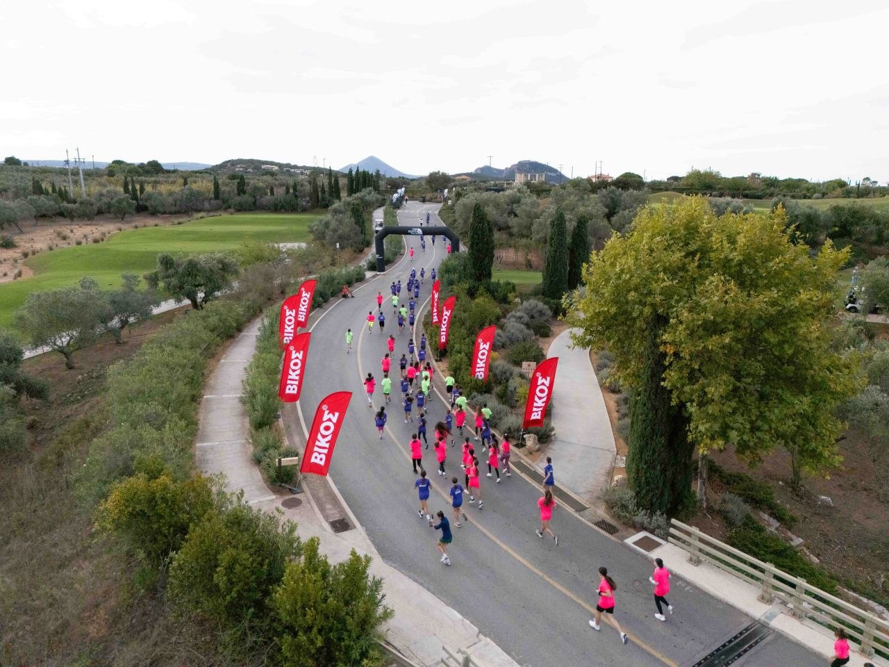 Ρέουμε μαζί : Το φυσικό μεταλλικό νερό Βίκος στο Navarino Challenge