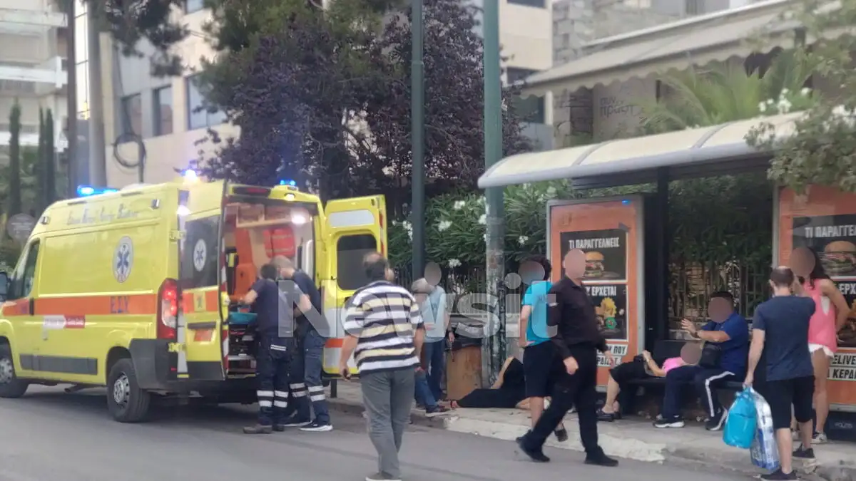 Αυτοκίνητο έπεσε σε στάση στο Χαλάνδρι, τραυμάτισε κόσμο και εξαφανίστηκε