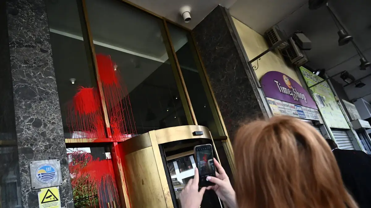 Ομόνοια: Επίθεση σε ξενοδοχείο που διοργανώνει συνέδριο με θέμα την ενίσχυση της συνεργασίας Ελλάδας – Ισραήλ