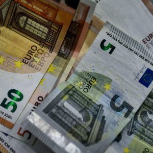Αναπηρικά επιδόματα: Πώς θα διαμορφωθούν το 2027 – Αυξήσεις στις προνοιακές παροχές για 218.000 δικαιούχους ΑμεΑ