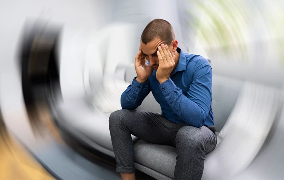 Πρώτες βοήθειες για εγκεφαλικό: Πώς θα καταλάβετε τι συμβαίνει και τι να κάνετε αν κάποιος πάθει εγκεφαλικό