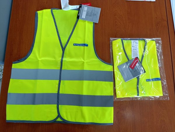 Δωρεά αντανακλαστικών γιλέκων από την Κεντρική Οδό στο 16ο Πειραματικό Δημοτικό Σχολείο Λαμίας