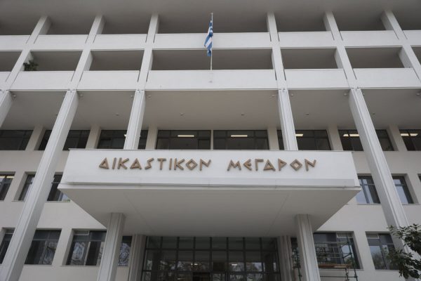 Τέμπη – δίκη για κάμερες: Το δικαστήριο αποφασίζει για αναβολή ή διακοπή