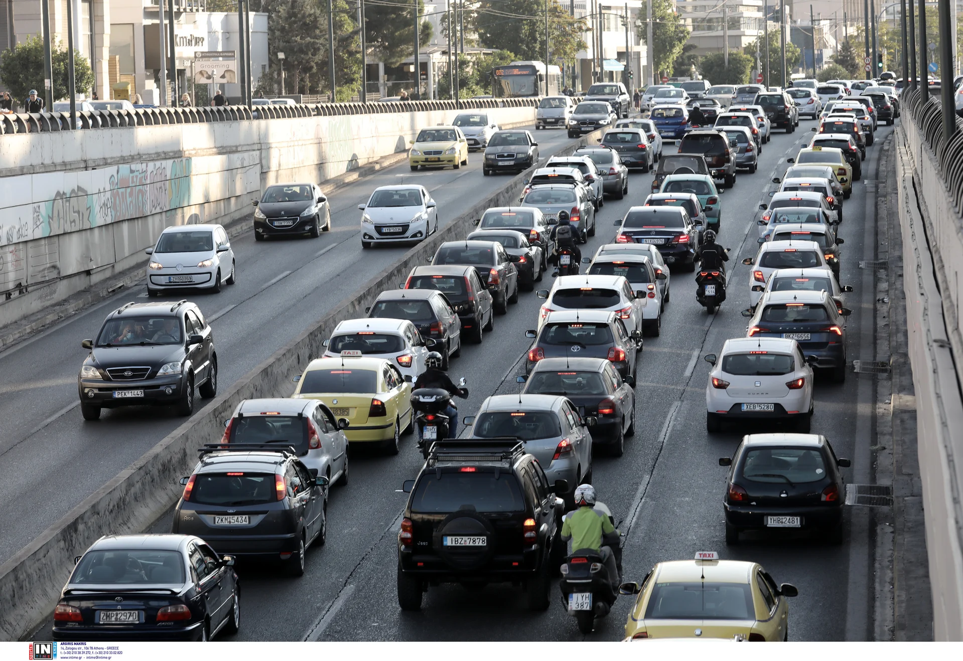 Κυκλοφοριακό έμφραγμα στον Κηφισό: Διακοπή κυκλοφορίας στο ρεύμα προς Λαμία, κλειστές δύο λωρίδες προς Πειραιά - Δείτε βίντεο