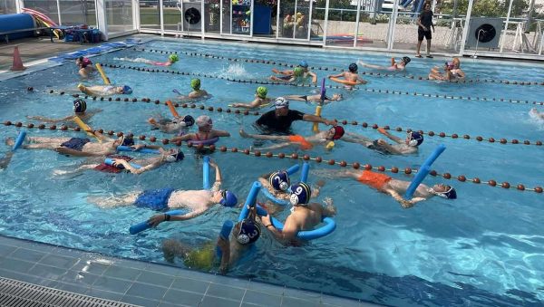 Τα Δημοτικά Σχολεία Ομβριακής και Ν. Μοναστηρίου μαθαίνουν κολύμπι
