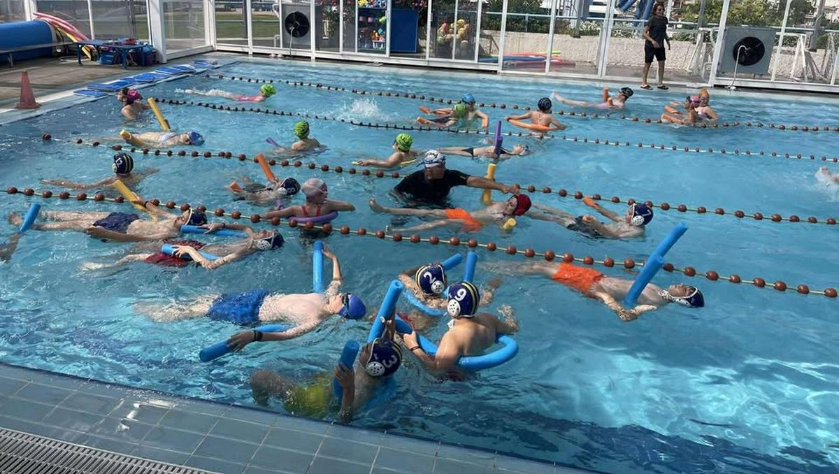 Τα Δημοτικά Σχολεία Ομβριακής και Ν. Μοναστηρίου μαθαίνουν κολύμπι