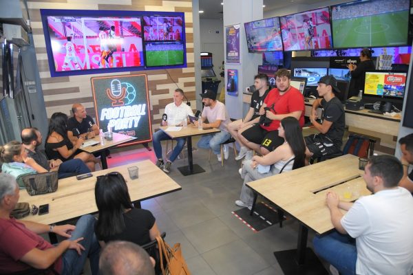 Pre-game show με Άγγελο Μπασινά και Στέφανο Κοτσόλη για τον τελικό του Champions League – Ο Μπέκαμ, τα γούρια πριν τους αγώνες και η Κηφισιά στο Πάμε Στοίχημα Football Party by Gazzetta