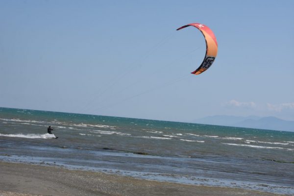 Τραγωδία στη Ρόδο: Νεκρή 31χρονη που έκανε kitesurfing