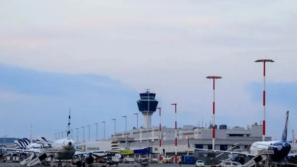 Κυβερνοεπίθεση σε αεροδρόμια: Συνεχίζονται οι καθυστερήσεις σε Χίθροου, Βερολίνο και Βρυξέλλες – «Οι πτήσεις θα επιρεαστούν για μέρες», προειδοποιούν οι ειδικοί