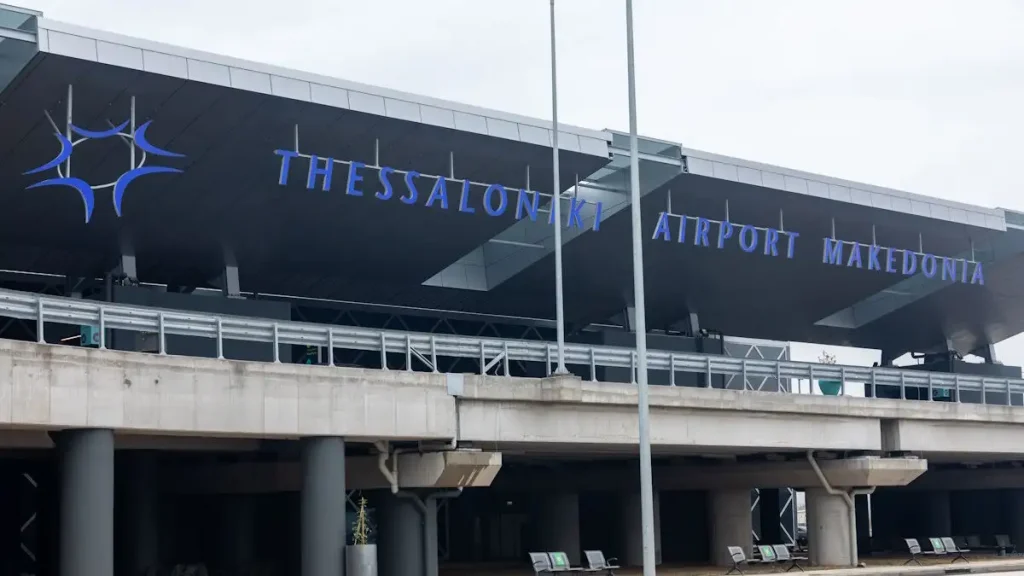 Συνελήφθη 30χρονος για παρενόχληση των επιβατών σε πτήση προς το αεροδρόμιο Μακεδονία