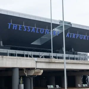 Συνελήφθη 30χρονος για παρενόχληση των επιβατών σε πτήση προς το αεροδρόμιο Μακεδονία