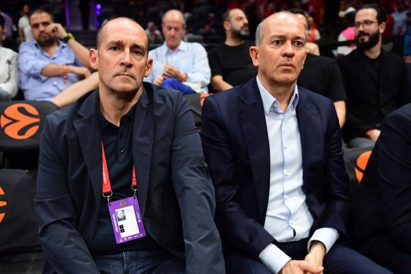 Οι αδερφοί Αγγελόπουλοι δεν έκαναν μήνυση στη Δέσποινα Γιαννακοπούλου: «Ο Ολυμπιακός και οι πρόεδροί του δεν απειλούν παιδιά με τέλεση γενετήσιων πράξεων»