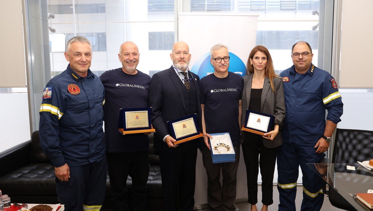 Παραδόθηκαν δύο νέες δεξαμενές πυρόσβεσης στο Πυροσβεστικό Σώμα