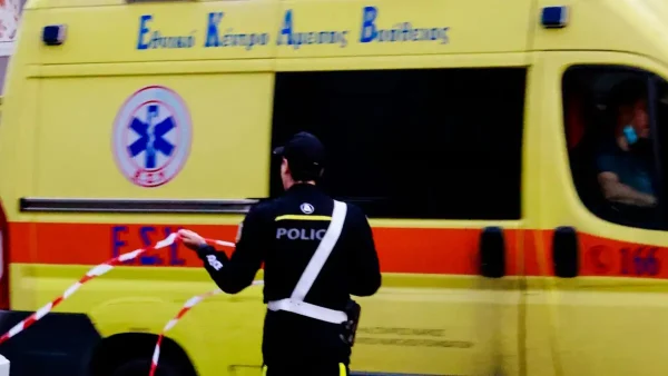 Βραυρώνα: «Αφήνει πίσω δύο παιδιά, ήταν αγωνιστής» λέει παιδική φίλη του διανομέα που σκοτώθηκε σε σφοδρό τροχαίο